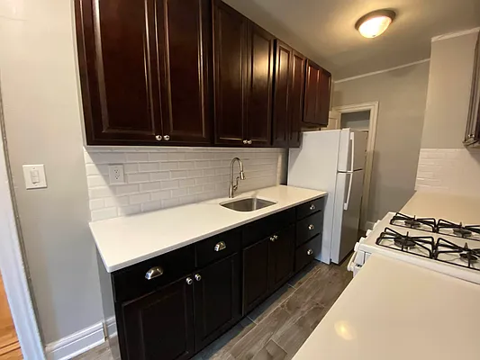 Rented by Contact Realty | media 4