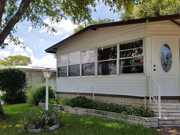 Front view of home