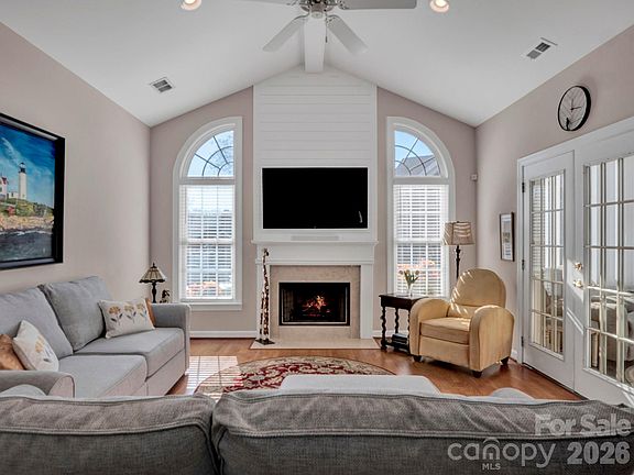 5th image of 8278 Windsor Ridge Dr