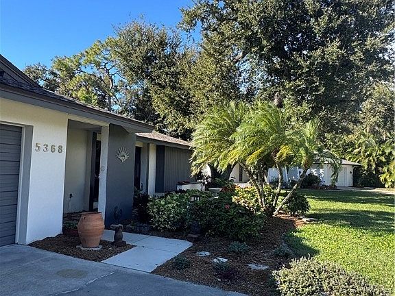 3rd image of 5368 Chippendale Cir W