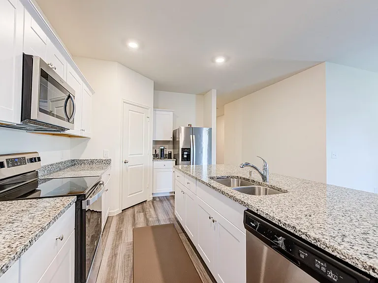 1005 Blue Beech Ln — Photo 11