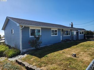 29730 Hillcrest St, Gold Beach, OR 97444