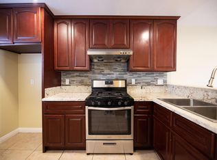 7044 Vassar Ave, Canoga Park, CA 91303