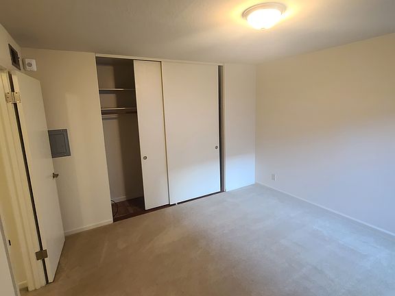2nd image of 834 Corbett Ave #302