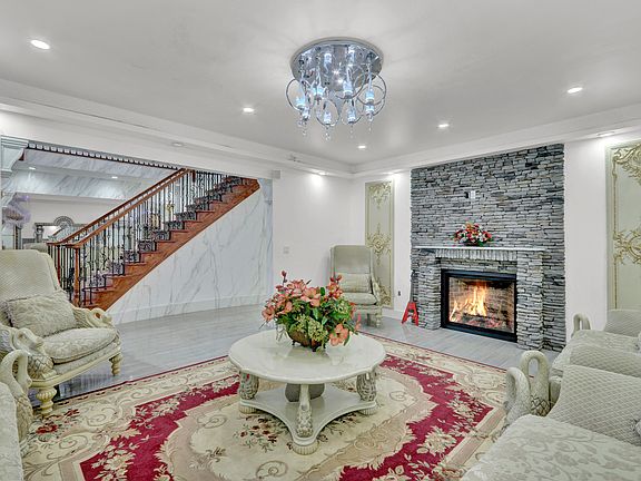 5th image of 120 Majestic Dr #1