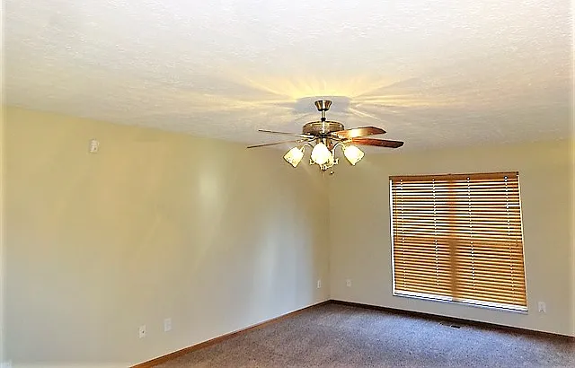 771 Spivey Ln — Photo 6