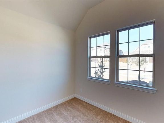 3rd image of 908 Redwood Ct