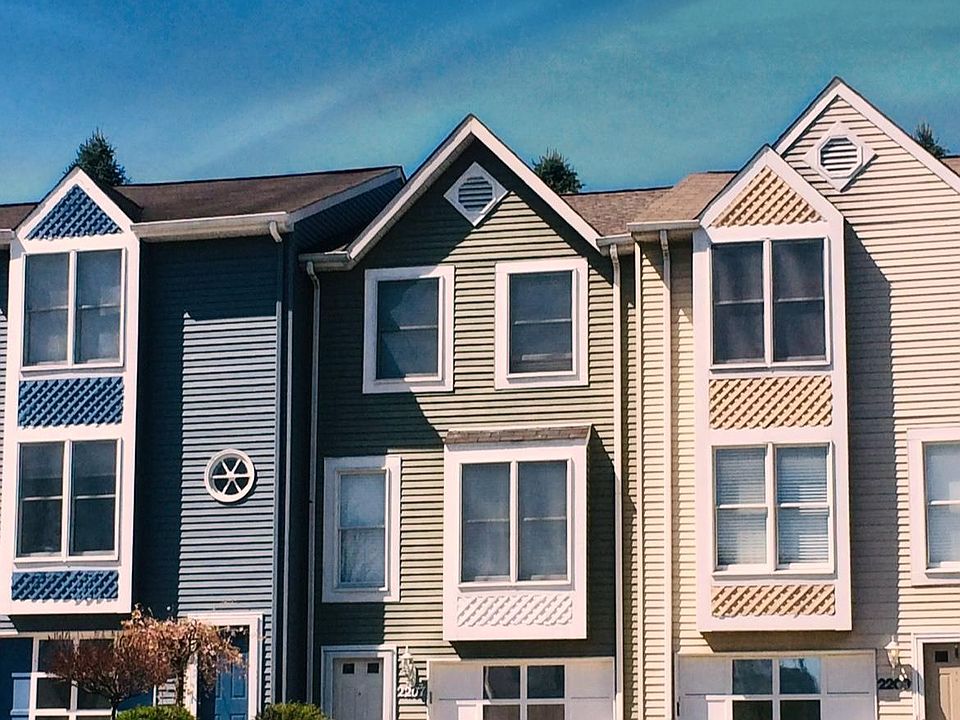 1st image of 2207 Hawthorne Dr