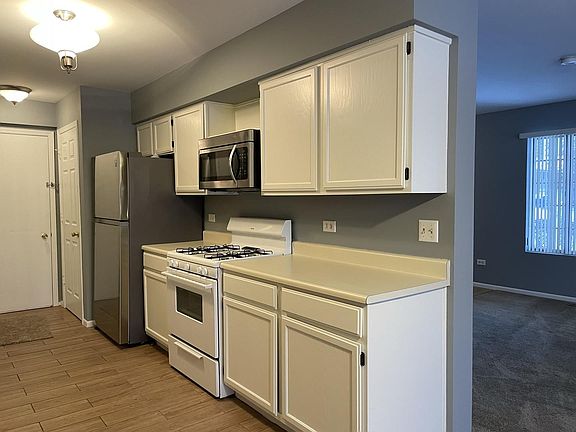 3rd image of 462 Village Creek Dr Unit 462