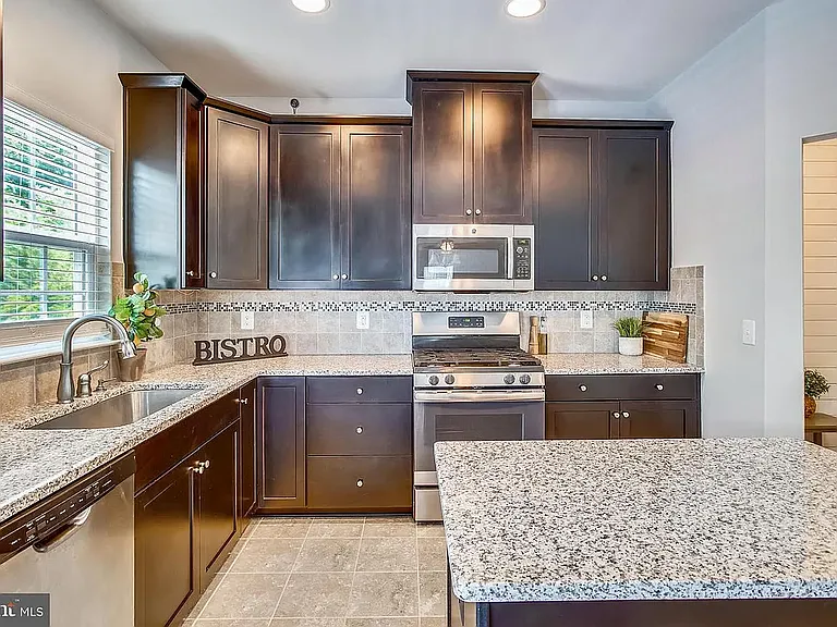 2216 Potomac River Blvd — Photo 20