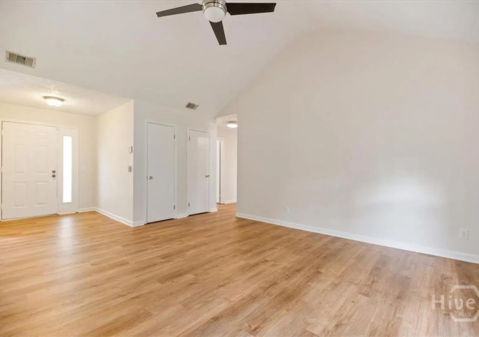 Home In Piercefield Richmond Hill, Ga 4 Bedroom 2 Bath!! Available In Nov 2026!! $1000 Off First ... — Photo 4