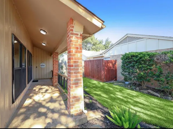 3023 Sam Houston Dr, Sugar Land, TX 77479