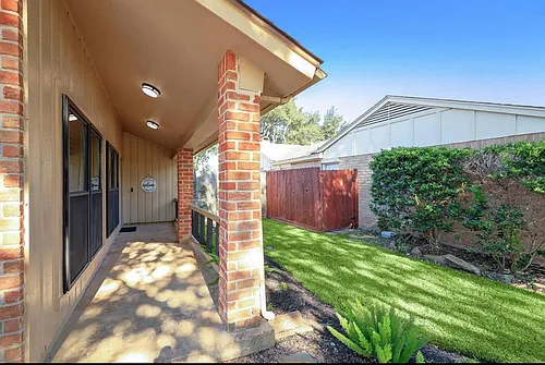3023 Sam Houston Dr Photo 1