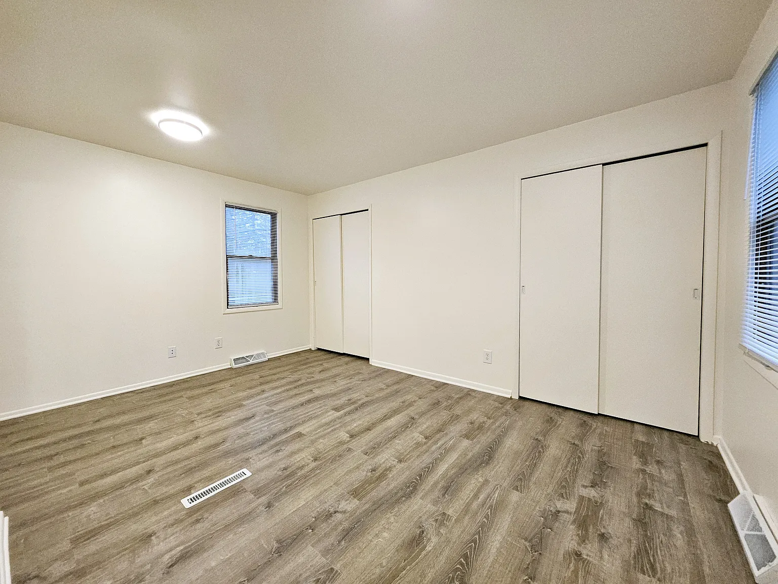 3 bed, 856 sqft, $1,350 — Photo 4