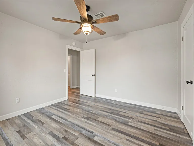 403 N Baumann Ave — Photo 15
