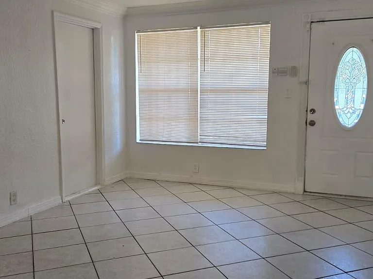 112 Newton Rd — Photo 25