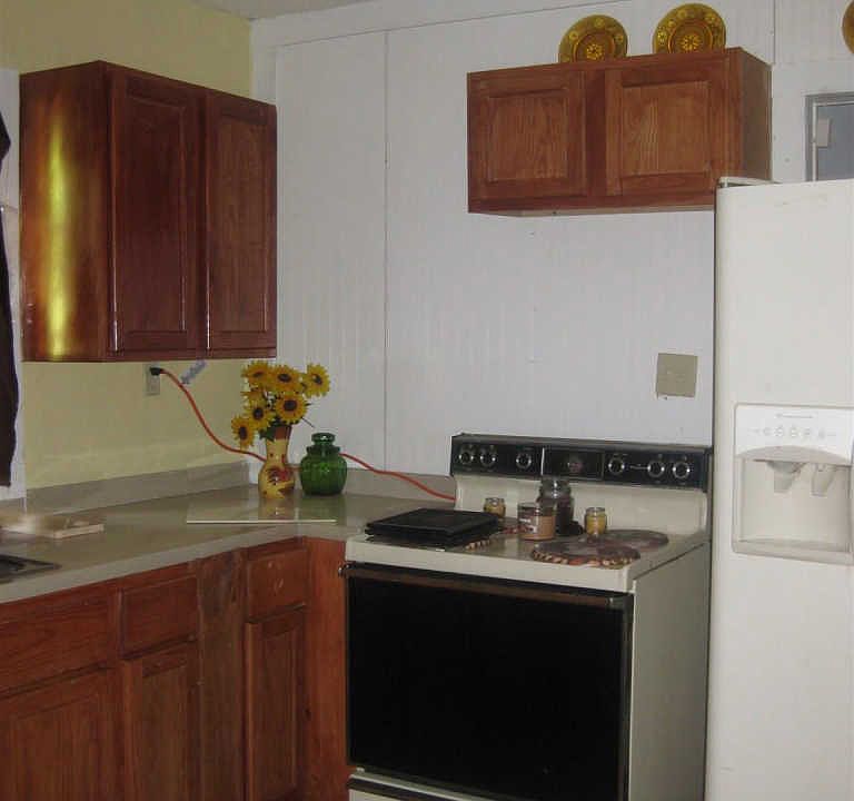 2nd image of 2865 Randall St
