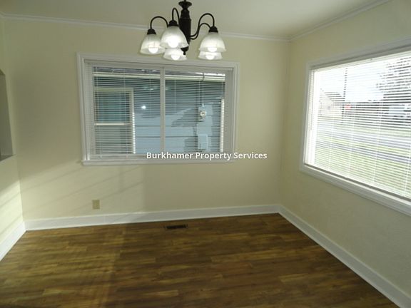 4th image of 2927 Pacific Ave