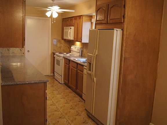 2nd image of 120 Kerr Cir N