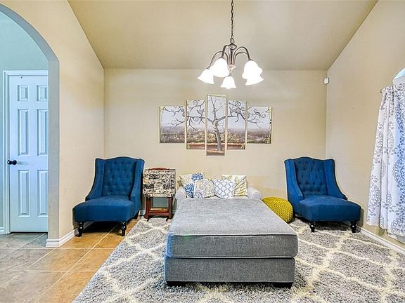 5th image of 2268 Peacock Dr