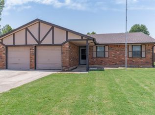 1210 Garden Grv, Yukon, OK 73099