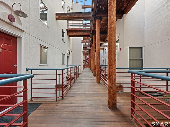 4th image of 839 Main Street #40