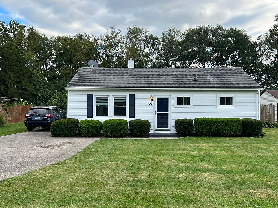 1st image of 702 Pinta Ave