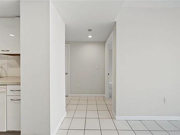 5th image of 1280 W Peachtree St NW APT 1207