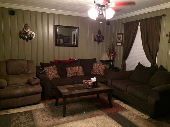 3rd image of 407 Edward St