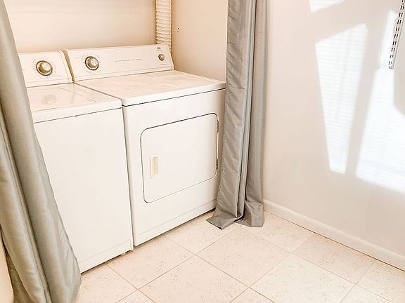 5th image of 129 Lehane Ter APT 138
