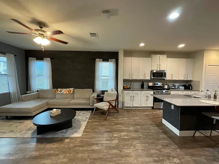 624 Golden Glory Rd — Photo 17