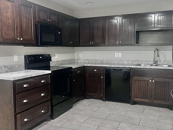 4th image of 303 E 14th St #Townhouse Del