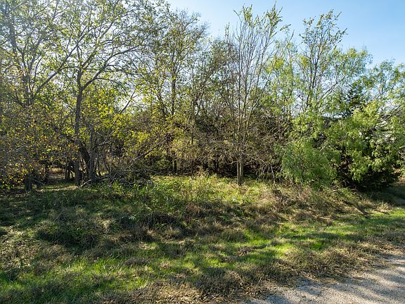 3rd image of 17134 Woodlawn Dr