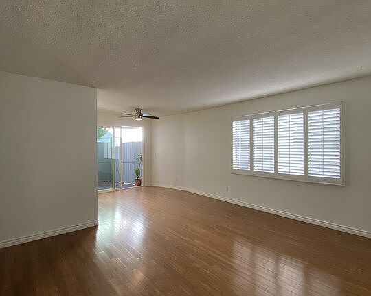 2nd image of 6150 Buckingham Pkwy Unit 102