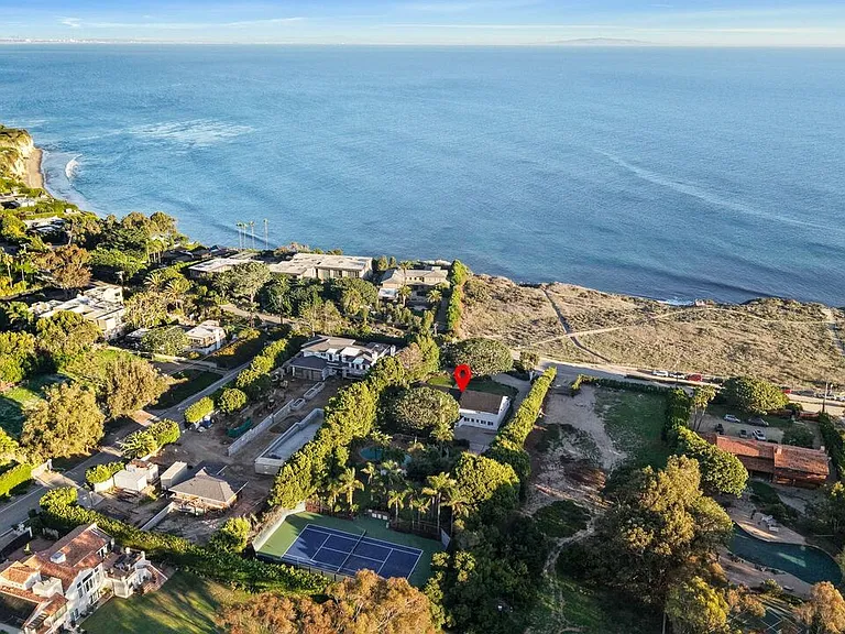29225 Cliffside Dr — Photo 37