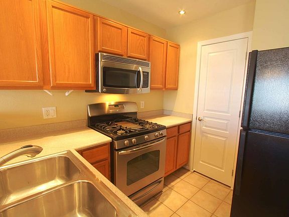 4th image of 125 S 56th St Unit 43