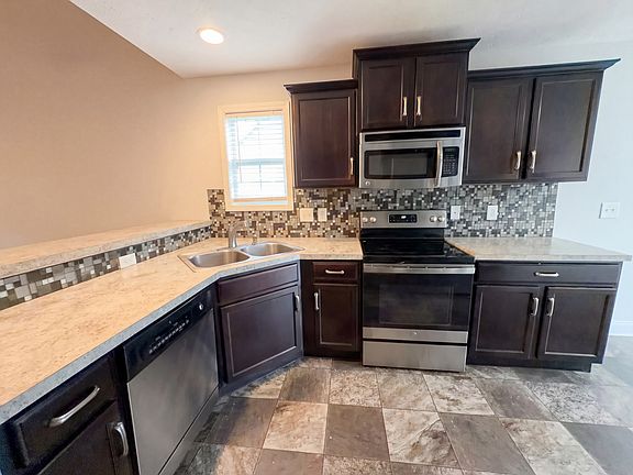 2nd image of 432 Leslie Wood Dr
