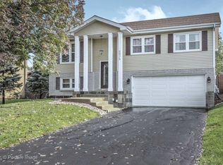 5975 Chase Ave, Downers Grove, IL 60516