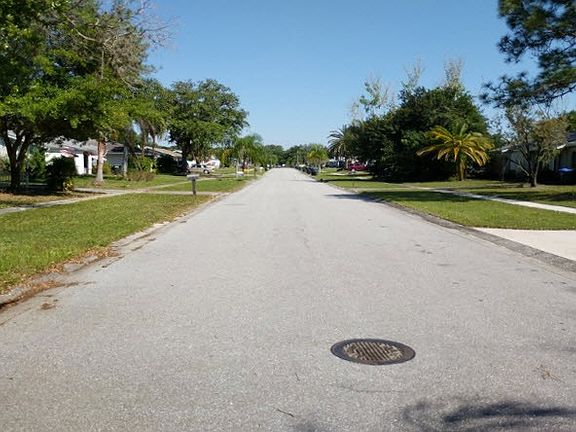 4th image of 5708 Kenwood Dr