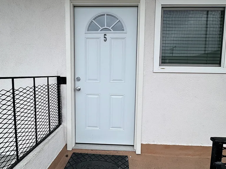 218 W Wilson Ave #5 — Photo 8