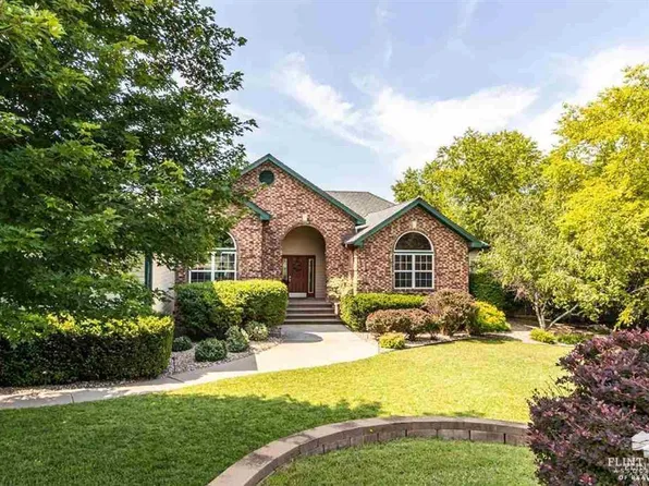 4105 Wycliffe Dr, Manhattan, KS 66503