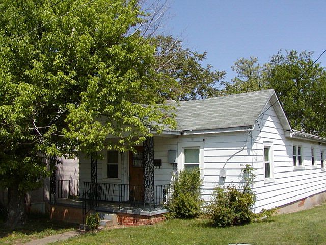 1st image of 207 3rd St