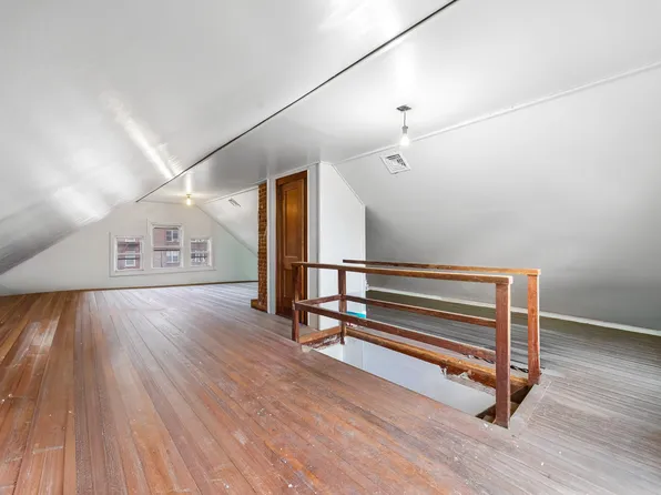 84-22 Daniels Street image 14 of 26