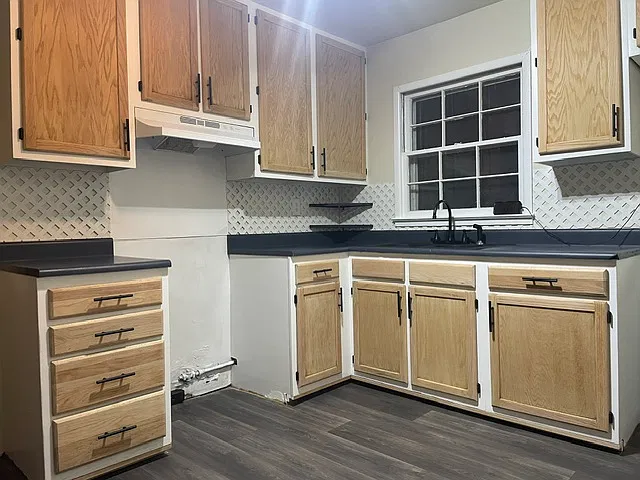 3 bed, 1.5 bath, 1600 sqft, $2,000 — Photo 4