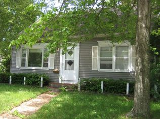 903 S Dodge St, Iowa City, IA 52240