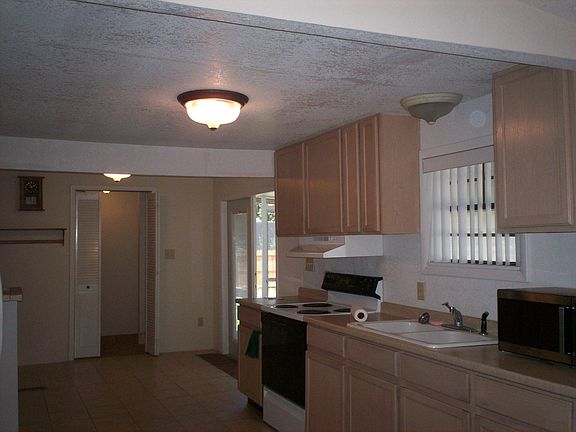 4th image of 5869 Red Fox Dr