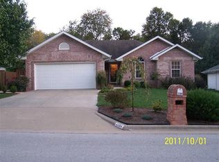 2284 W Cantebury St, Springfield, MO 65810