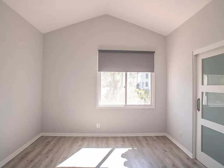 24825 Alexandra Ct — Photo 38