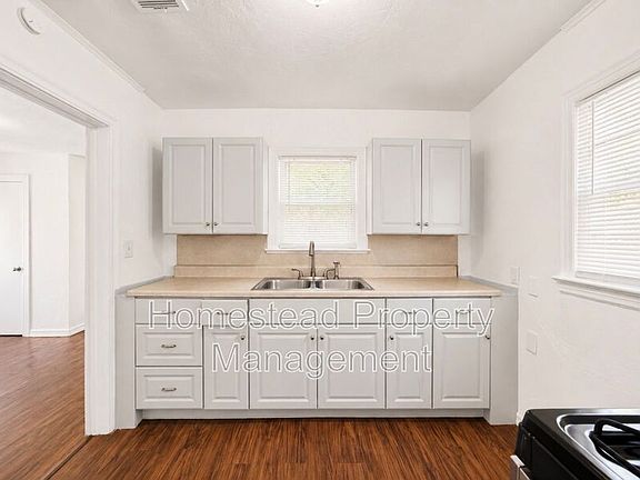 5th image of 1709 N Page Ave
