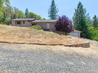 322 Mountain Greens Ln, Grants Pass, OR 97526